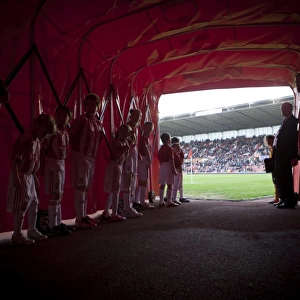 Season 2010-11 Collection: Stoke City v Wolverhampton Wanderers