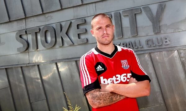 Michael Kightly signs for Stoke City
