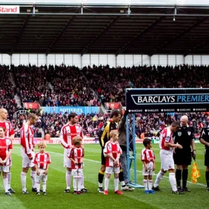 Season 2008-09 Framed Print Collection: Stoke City v Arsenal