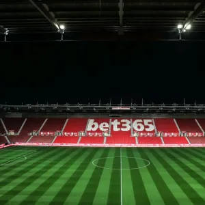 Season 2016-17 Collection: Stoke City v Swansea City