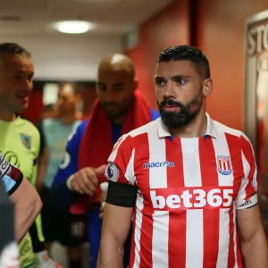 Season 2016-17 Collection: Stoke City v Burnley