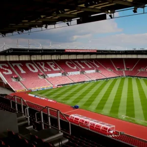 Season 2015-16 Framed Print Collection: Stoke City v West Ham