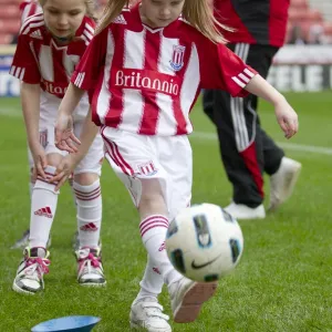 Season 2010-11 Collection: Stoke City v Brighton