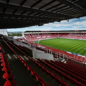 Season 2015-16 Framed Print Collection: Stoke City v Liverpool