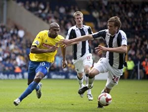 Images Dated 4th April 2009: April 4, 2009: Clash at The Hawthorns - West Brom vs Stoke City