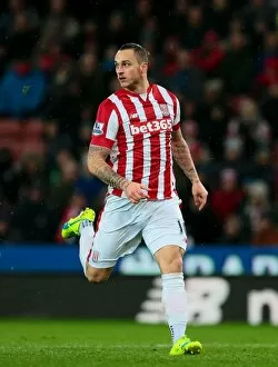 Images Dated 13th January 2016: Battle at the Bet365: Stoke City vs Norwich City (January 13, 2016)