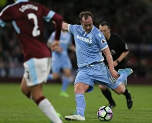 Images Dated 4th April 2017: Clash at Brittania: Stoke City vs Burnley, 4th April 2017
