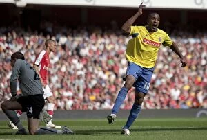 Images Dated 24th May 2009: Clash of Titans: Arsenal vs Stoke City (May 24, 2009)