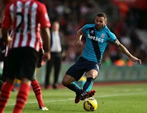 Images Dated 28th October 2014: Clash of the Titans: Southampton vs Stoke City - October 25, 2014
