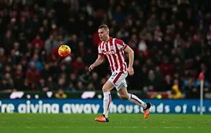 Images Dated 19th December 2015: December Derby: Stoke City vs Crystal Palace (19.12.2015) - Bet365 Stadium Showdown
