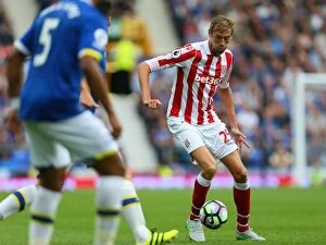 Peter Crouch Collection: Football Rivalry: Everton vs Stoke City, August 27, 2016