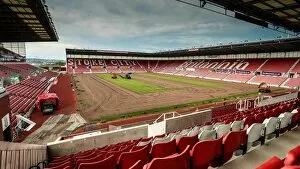 Images Dated 16th August 2014: Pitch being pulled up