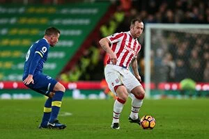 Images Dated 1st February 2017: Premier League Clash: Stoke City vs Everton at the bet365 Stadium (1st February 2017)