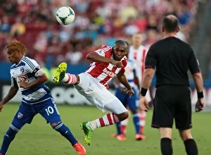 Images Dated 2nd October 2013: Stoke City FC: Wilson Palacios Battles for the Ball during Pre-Season USA Tour