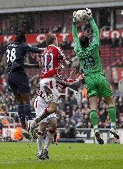 Images Dated 24th January 2010: Stoke City vs Arsenal: Clash at the Britannia (January 24, 2010)