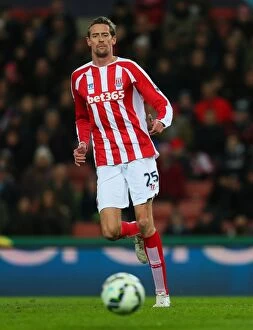Peter Crouch Collection: Stoke City vs Everton: Clash at the Bet365 Stadium - March 4, 2015