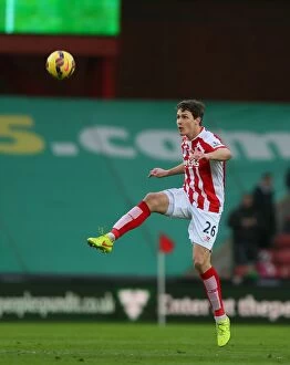 Images Dated 16th March 2015: Stoke City vs Hull City: Clash at the Bet365 Stadium - February 28, 2015