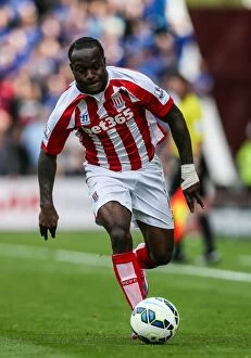 Victor Moses Collection: Stoke City vs Leicester City Clash at the Bet365 Stadium (September 13, 2014)