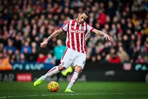 Images Dated 26th December 2015: Stoke City vs Manchester United: A Christmas Battle on the Football Field (December 26, 2015)