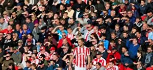 Images Dated 15th October 2016: Stoke City vs Sunderland: Battle at the Bet365 Stadium - October 15, 2016